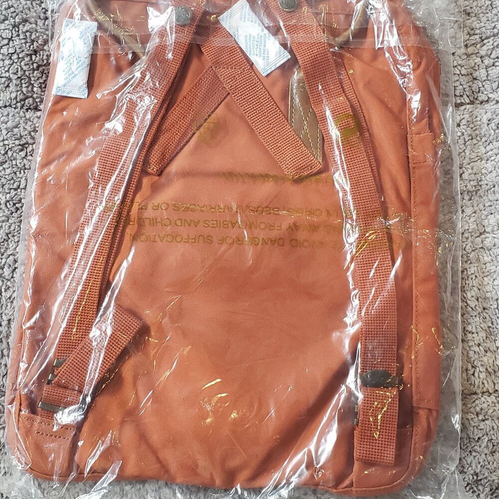 NWT: FJALLRAVEN Kanken No. 2 Backpack - Picture 9 of 10